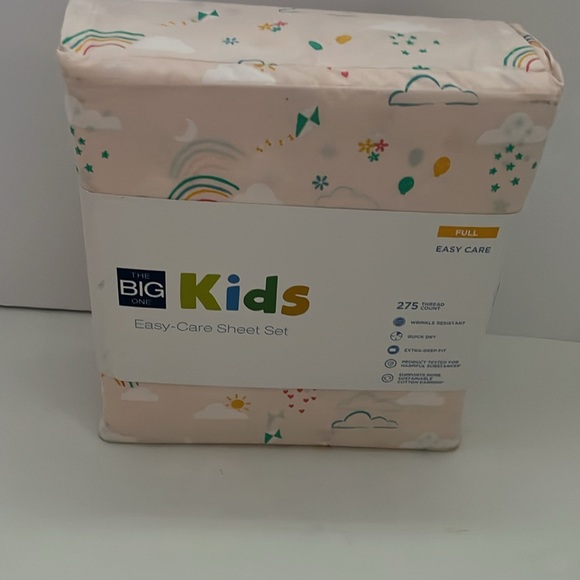 The Big One Kids, Easy Care Aaliyah Rainbow Full Sheet Set. Wrinkle resistant - Picture 17 of 17